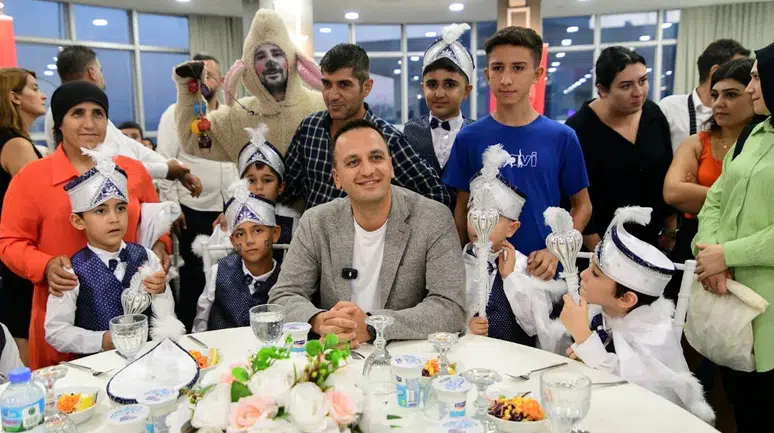 Bornova’da kocaman gülümsemeler