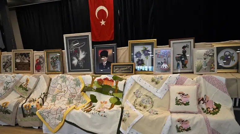Bornova’da kadın emeği sanatla buluştu