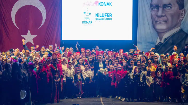 Konak’ın Halk Oyunları Şenliği 20. yıl gururu yaşattı