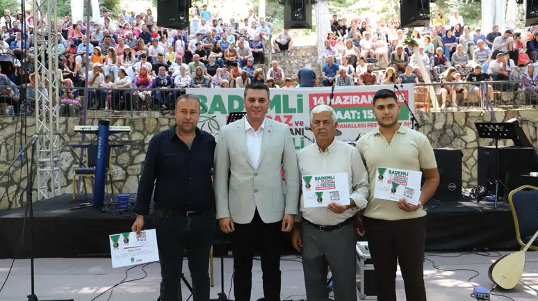 Bademli’de coşku dolu Kiraz ve Meyve Fidanı Festivali