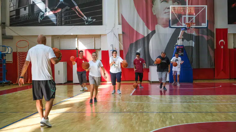 Bayraklı’da Yaz Spor Okulları İçin Kayıtlar Başladı