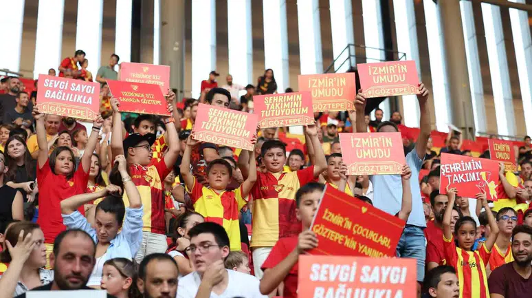 Göztepe'den öğrencilere çifte kutlama: Karneni getir, sarı-kırmızı hediyeni kap