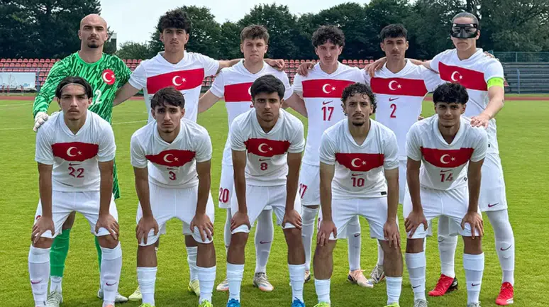 Altınordu’nun genç yetenekleri ay-yıldızlı formayla vitrine çıktı