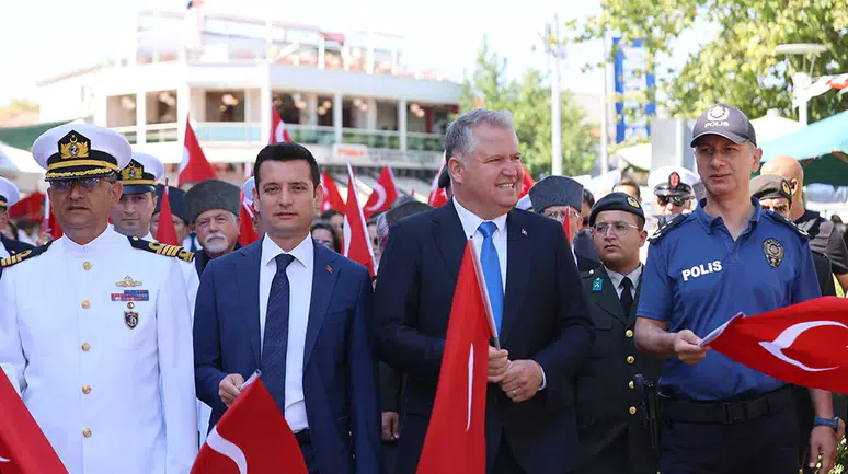 Urla'da tarihi gün: Atatürk’ün ilçeye ayak basışının 100. yılı büyük bir coşkuyla kutlandı