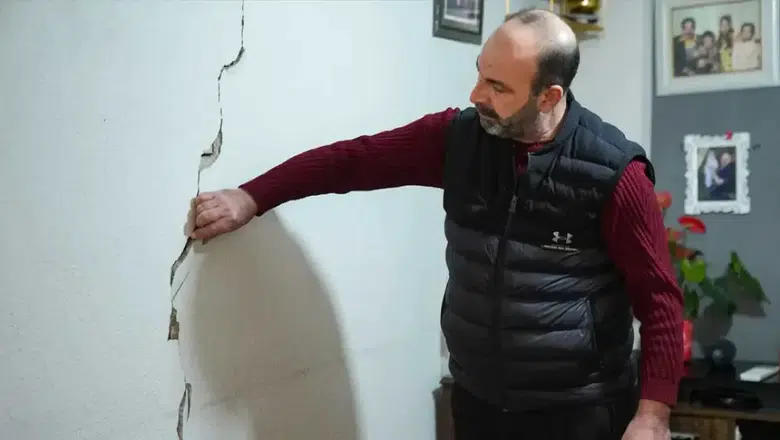 İzmir'de tünel inşaatı evleri yıkıyor, vatandaşlar yardım bekliyor