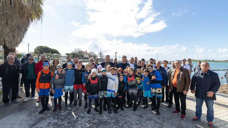 İzmir’de küçük ölçekli balıkçıya dayanışma eli