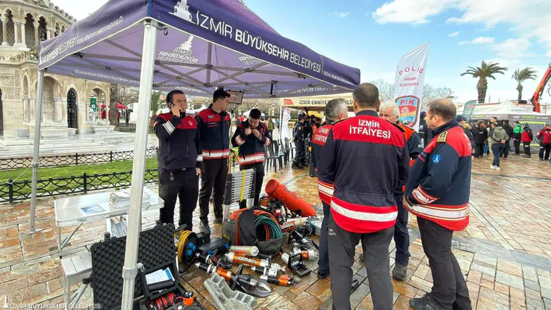 30 Ekim ve 6 Şubat’ın sessiz tanıkları İzmir’de sergilendi