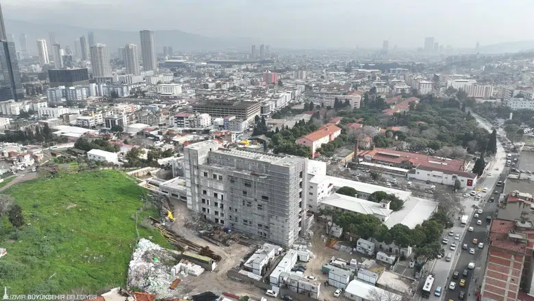 Eşrefpaşa Hastanesi’nin yeni binasında sona doğru