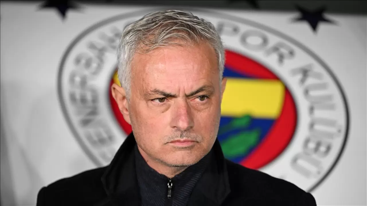 Fenerbahçe'de Sakatlık Kabusu Bitmiyor: Mourinho'nun Eli Kolu Bağlandı 1