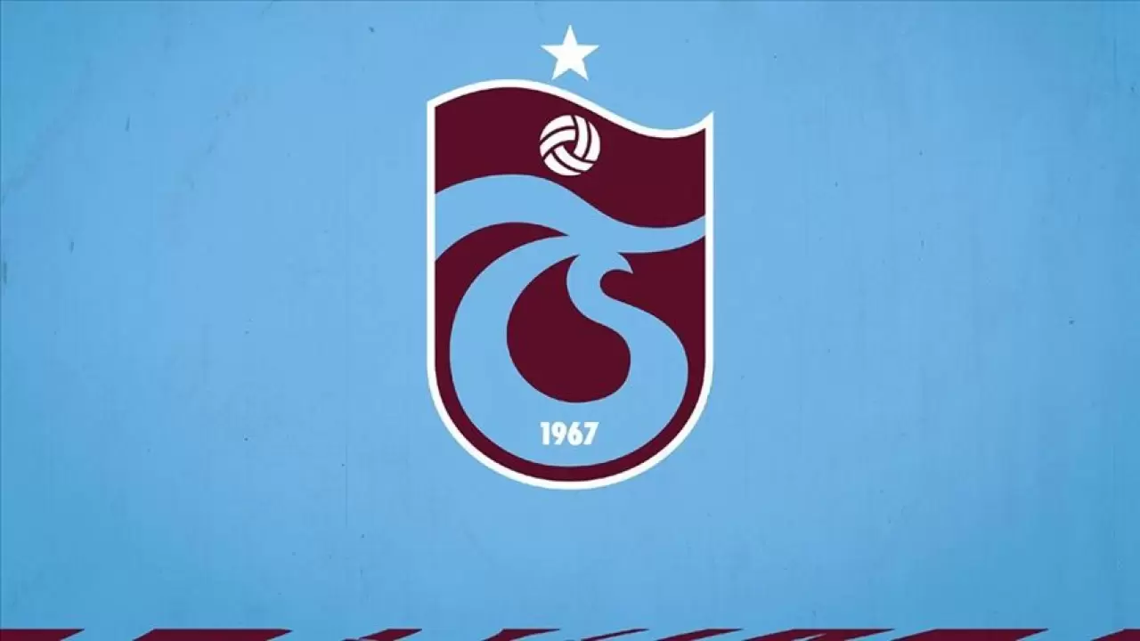 Trabzonspor'a Milli Takım Kampından Kötü Haber! Yıldız İsim Sakatlandı 4