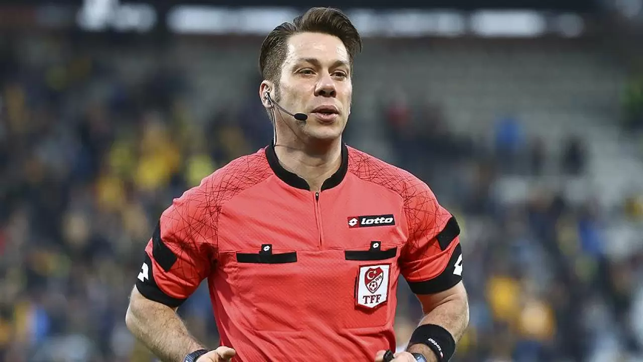 Fırat Aydınus'tan Emre Kılınç'ın Elle Oynadığı Pozisyona Yorum: "Penaltı Değil Ama Serbest Vuruş Verilmeliydi" 1