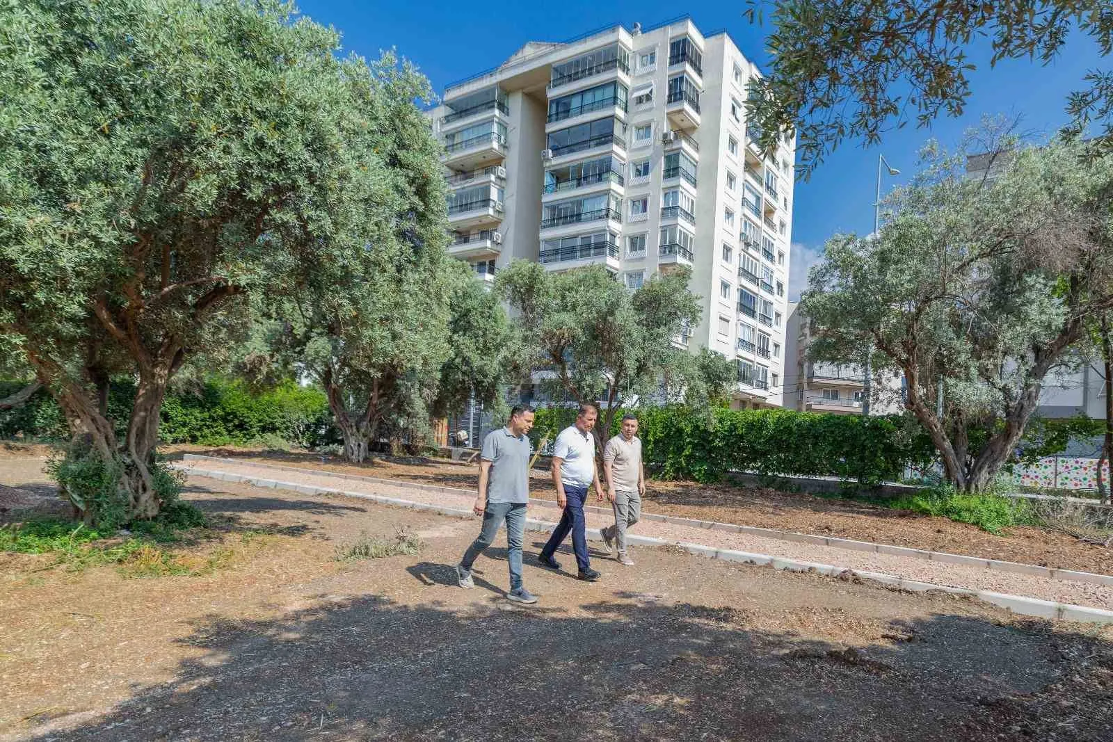 Buca’da betonun yerini doğa alıyor: Aliberti Köşkü yaşayan bir parka dönüşüyor
