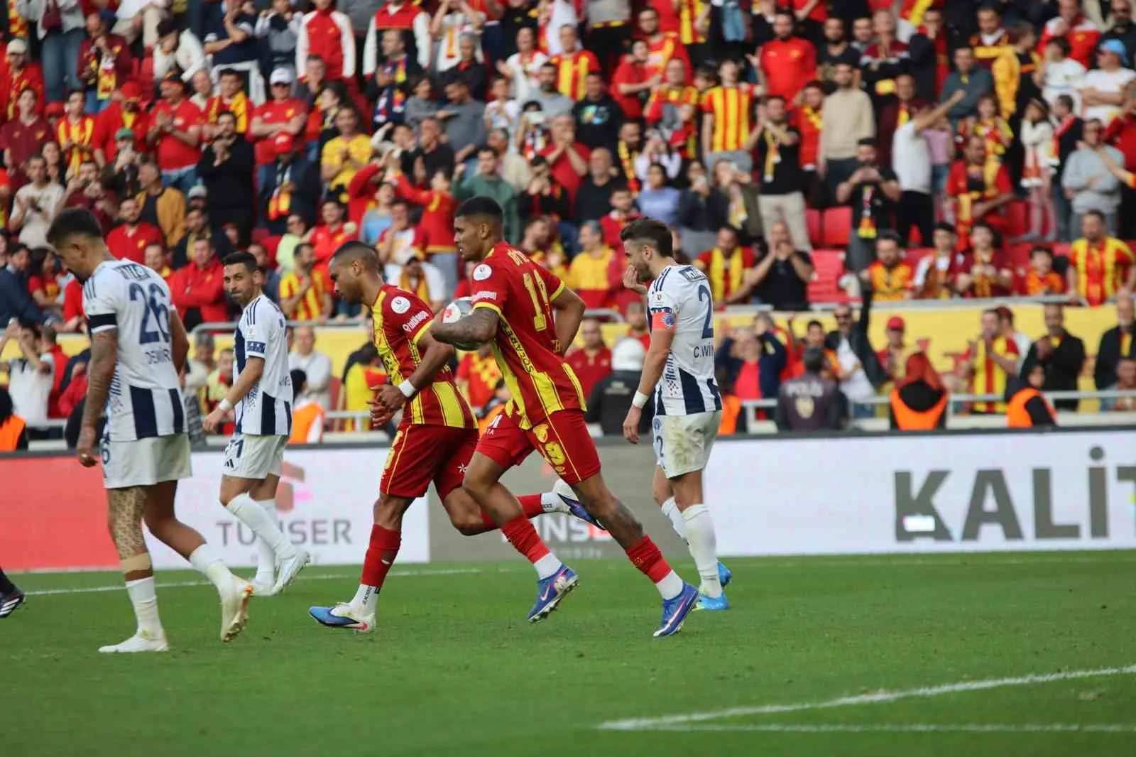 Göztepe'de ayrılık rüzgarı: Brezilyalı golcü rotasını Balkanlar'a çevirdi