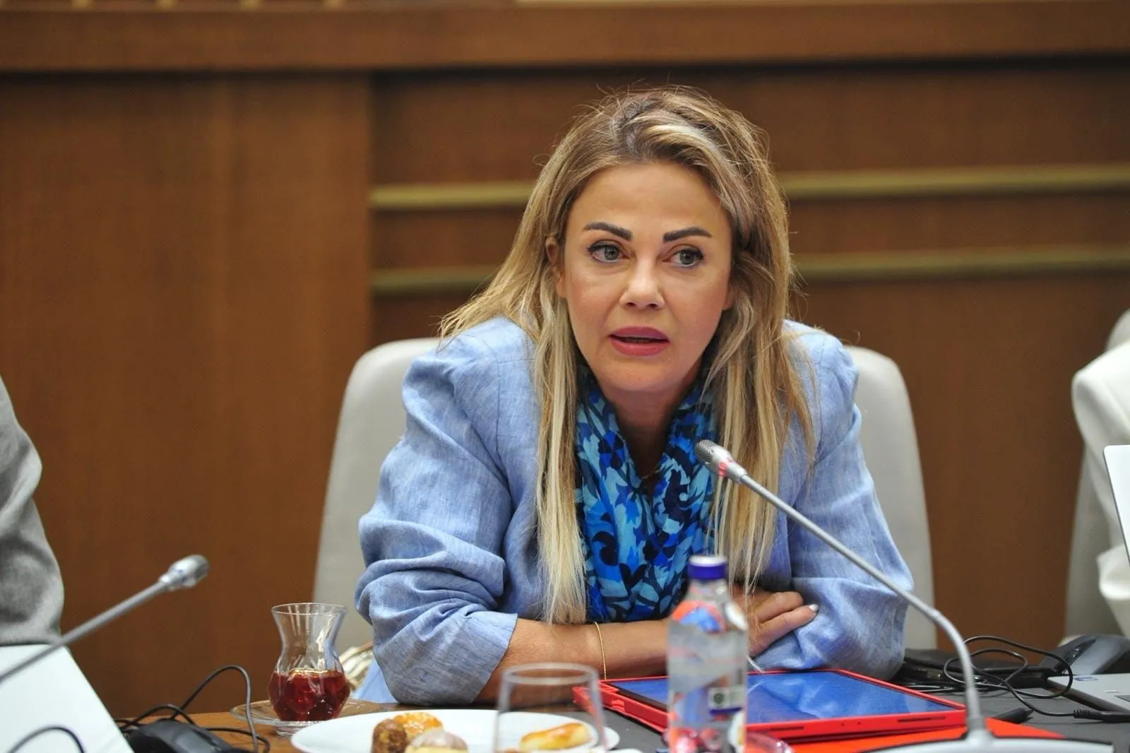 İzmir basınında büyük gün: 33 gazeteci kartına kavuştu