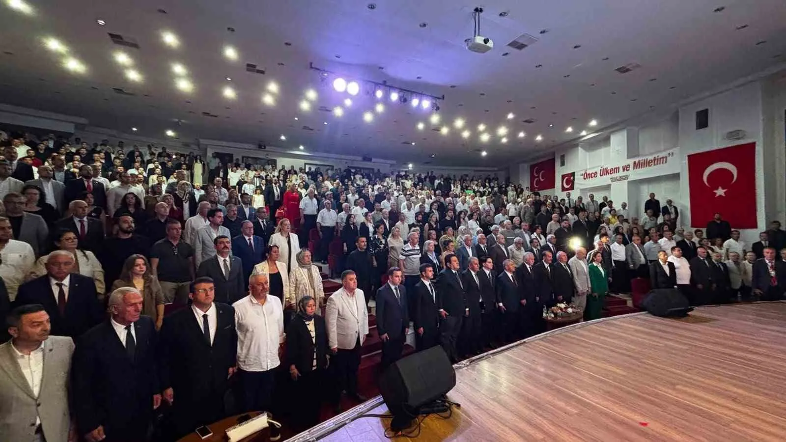 MHP İzmir’de Karabağlar Kongresi: Terörle Mücadelede Keskin Mesaj