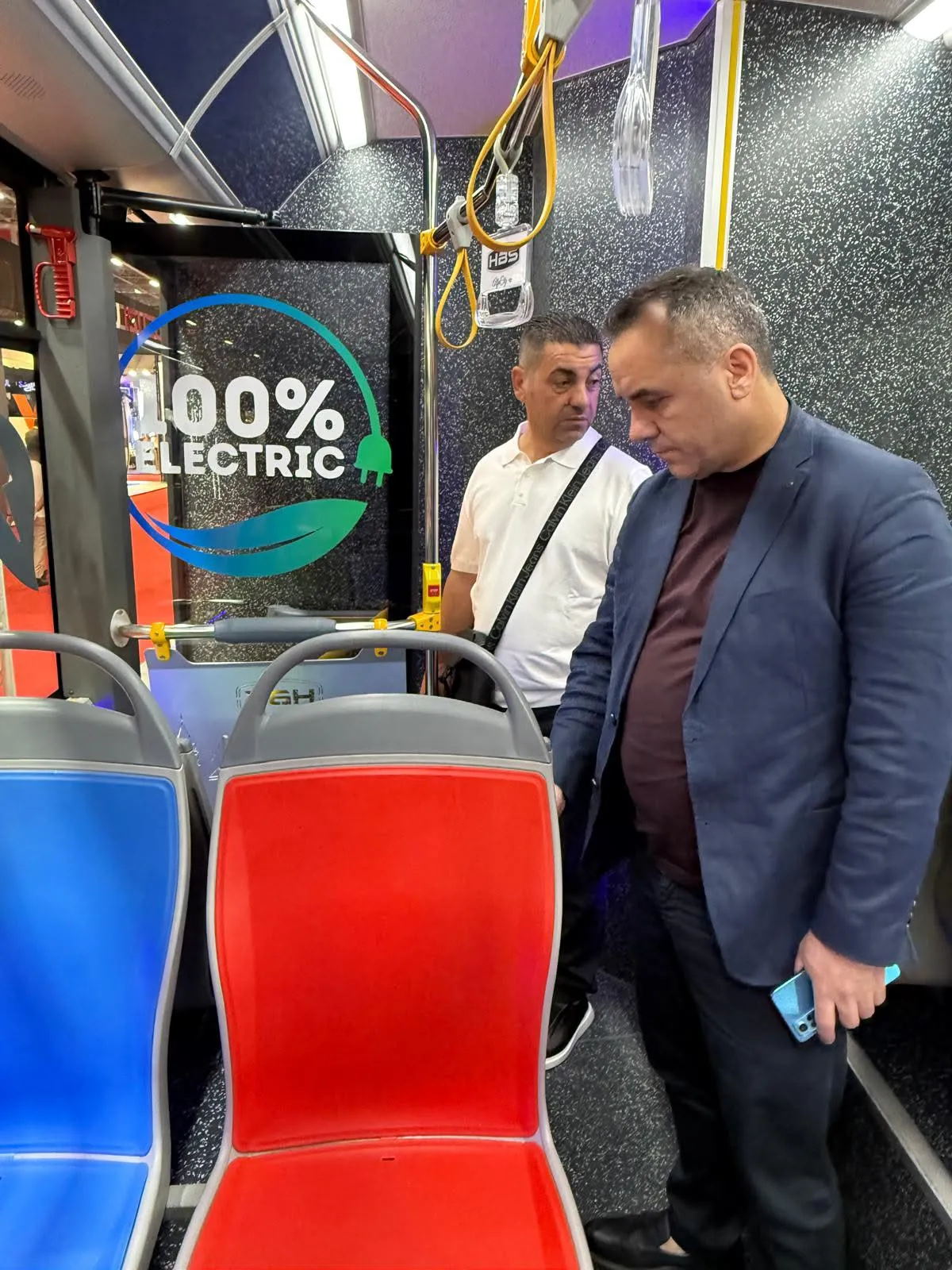İzmirli minibüsçüler rotayı teknolojiye çevirdi: Geleceğin ulaşımı elektrikli olacak