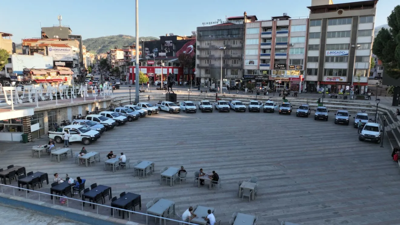 Manisa'da sineksiz bir yaz için dev kadro sahada: 17 ilçede 7/24 nöbet