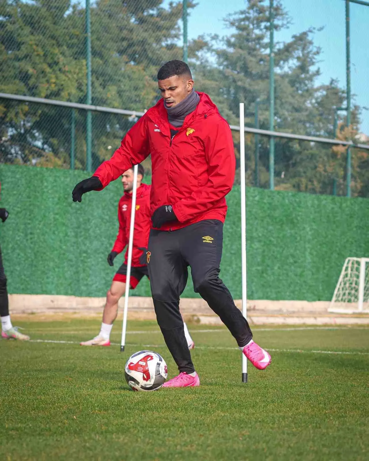 Göztepe'de ayrılık rüzgarı: Brezilyalı golcü rotasını Balkanlar'a çevirdi