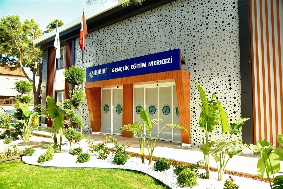 Menemen’de egitim seferberligi: Gençlerin gelecegi belediye güvencesinde