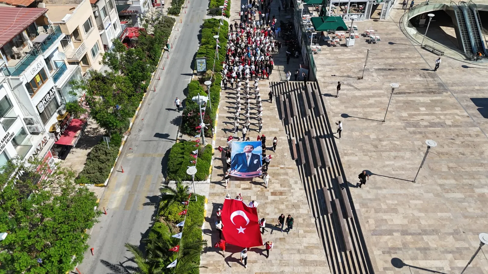 Urla'da tarihi gün: Atatürk’ün ilçeye ayak basışının 100. yılı büyük bir coşkuyla kutlandı