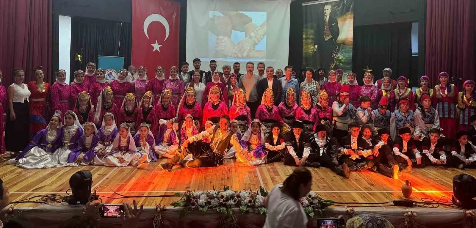 Buca’da sahne Anadolu’nun oldu: Kültürel miras sanatla buluştu