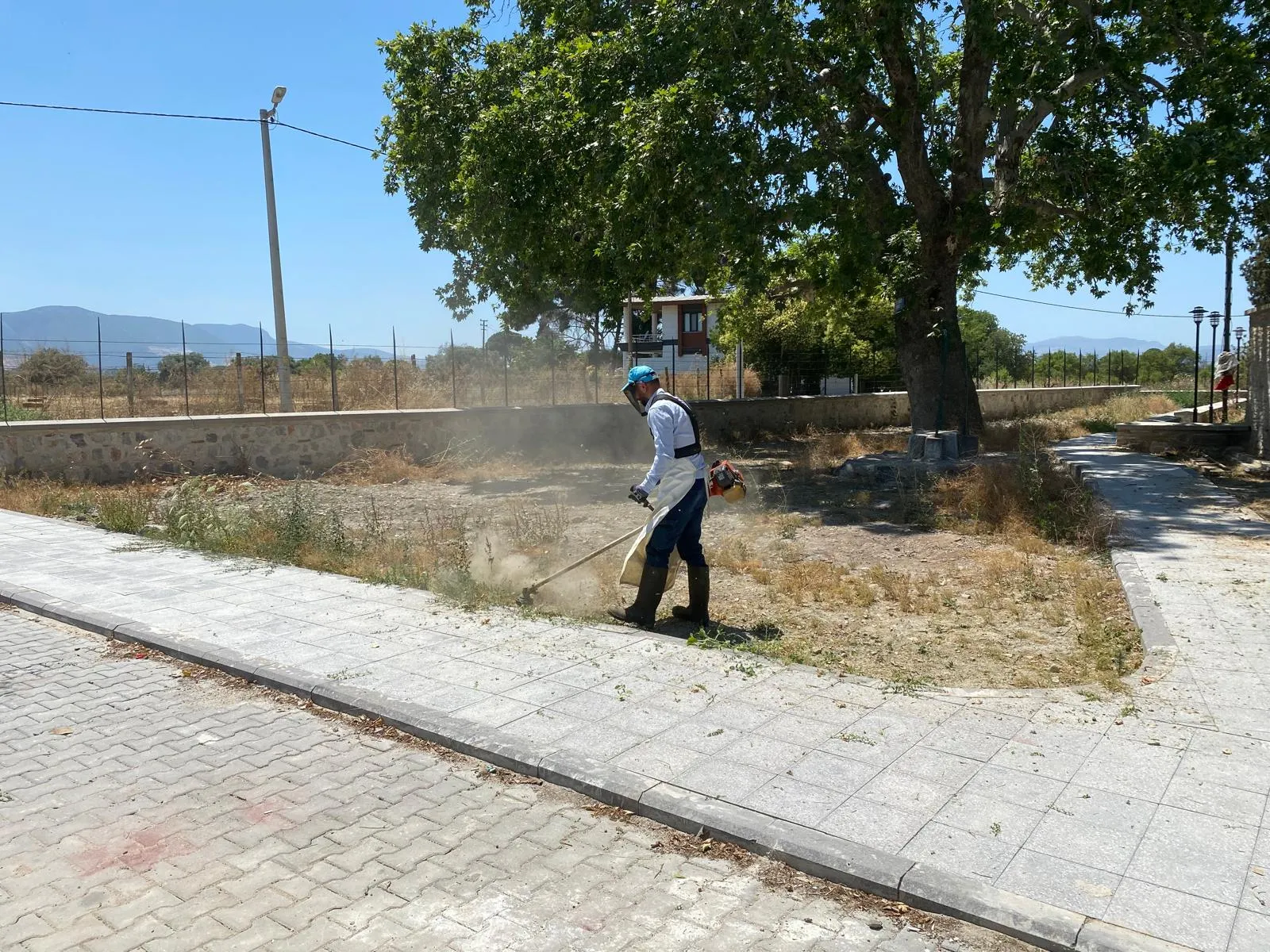 Manisa'da manevi duraklara vefa dokunuşu: Karacaahmet Türbesi yenilendi