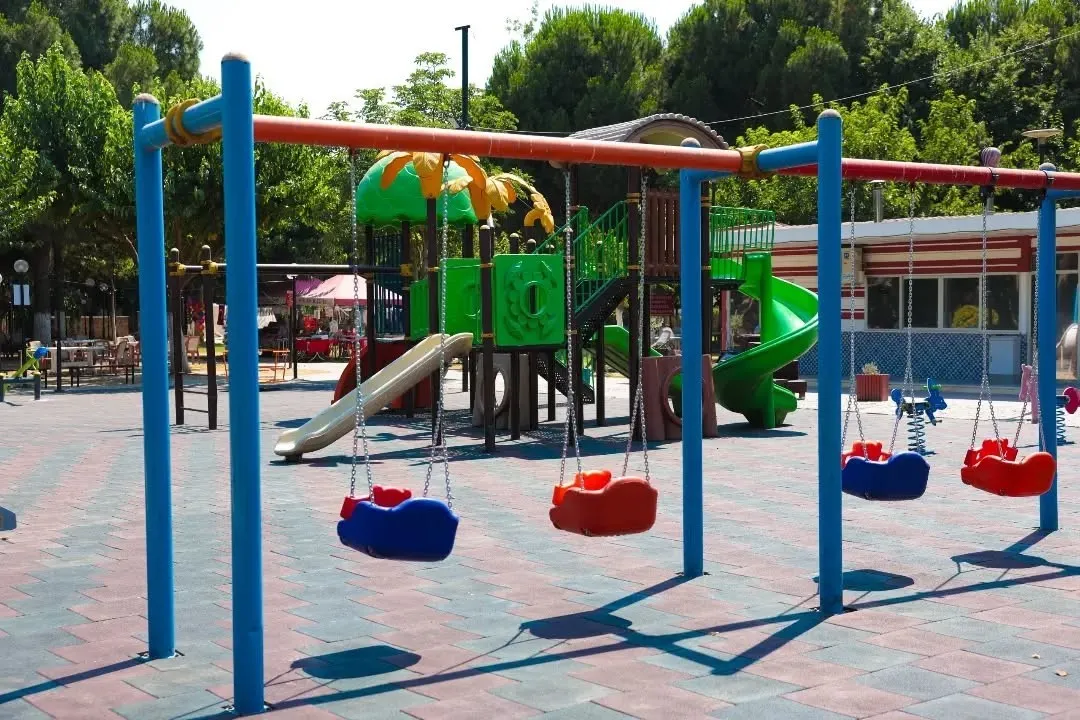 İncirliova’da oyun alanlarında değişim rüzgarı: Miniklerin güvenliği ön planda