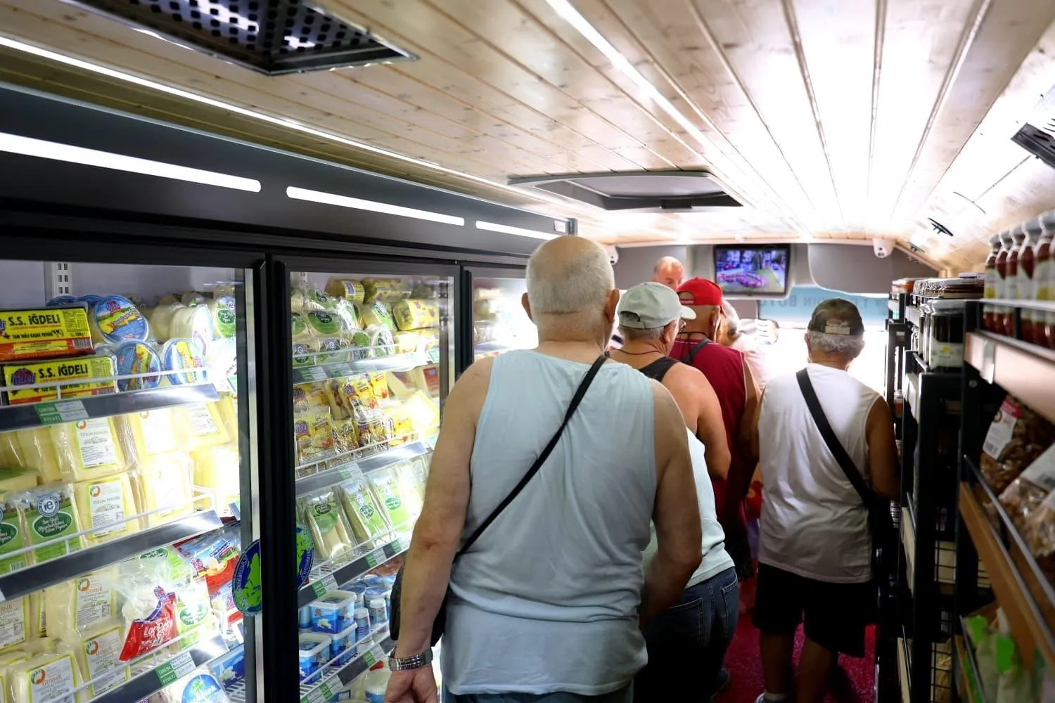 Didim Akbük’te mutfakların yüzü güldü: Mobil Halk Ege Et’e büyük ilgi