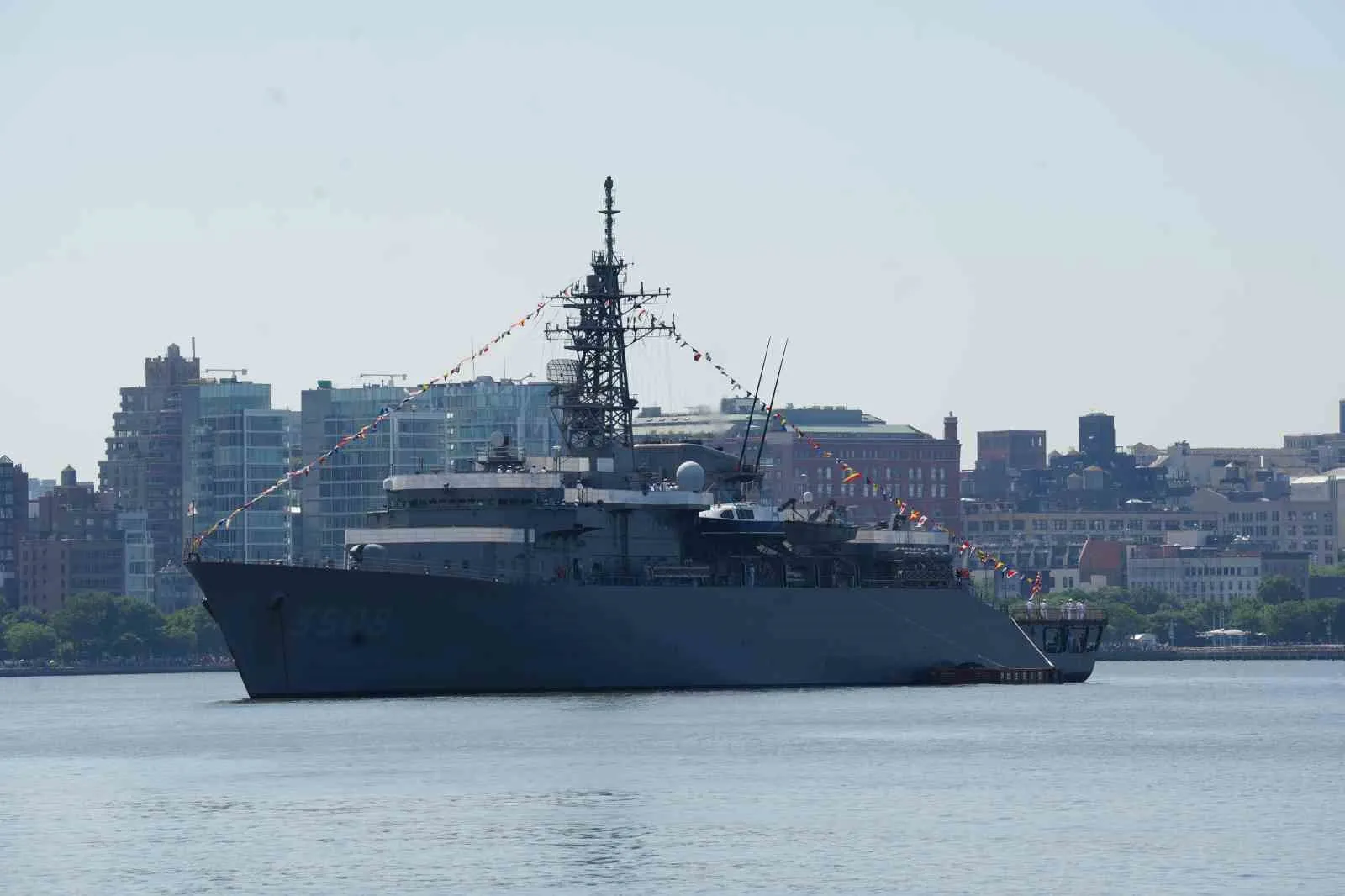 New York semalarında ve Hudson sularında 250. yıl coşkusu: TCG Oruçreis de törendeydi