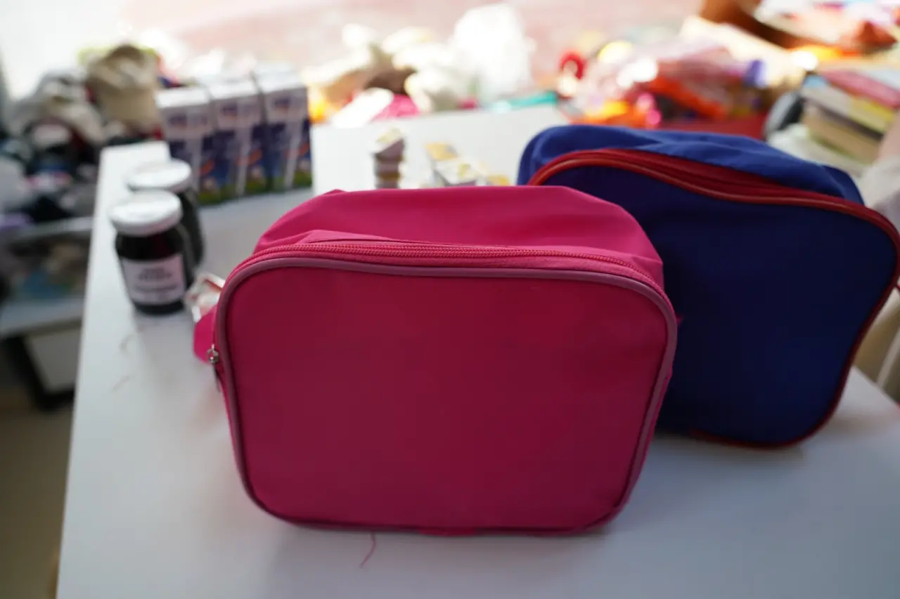 Seferihisar Belediyesi, çocukların sağlıklı beslenmesine katkı sağlamak amacıyla "Beslenme Çantası" projesi başlattı. Bu uygulama ile ailelere destek sunarak, çocukların dengeli ve yeterli gıda alımını teşvik edecek.