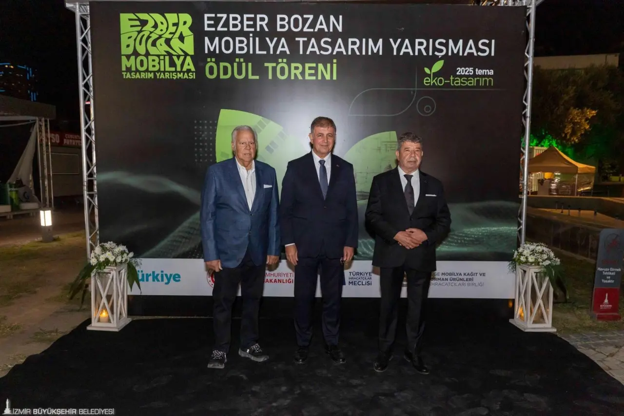 Bu yıl eko-tasarım temasıyla beşinci kez düzenlenen Ezber Bozan Mobilya Tasarım Yarışması’nın ödül töreninde konuşan İzmir Büyükşehir Belediye Başkanı Dr. Cemil Tugay, tasarım ve pazarlama alanında sektörü daha iyi boyuta taşıyacak çalışmalara katkı vermeye hazır olduklarını belirterek, “Her projenize, fikrinize, yatırım çabanıza kapımız her zaman açık” dedi.
