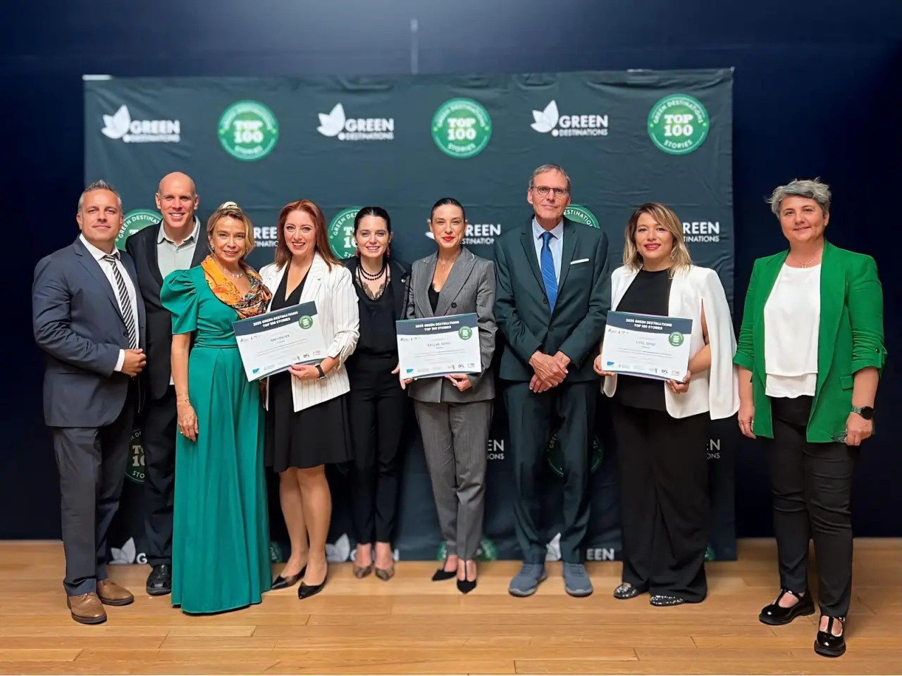 Menderes, Güm-Öz Turuncu Eller Tarımsal Kalkınma Kooperatifi ile ‘Green Destinations Top 100 Stories’ yarışmasında en iyi 100 hikaye arasına girdi.