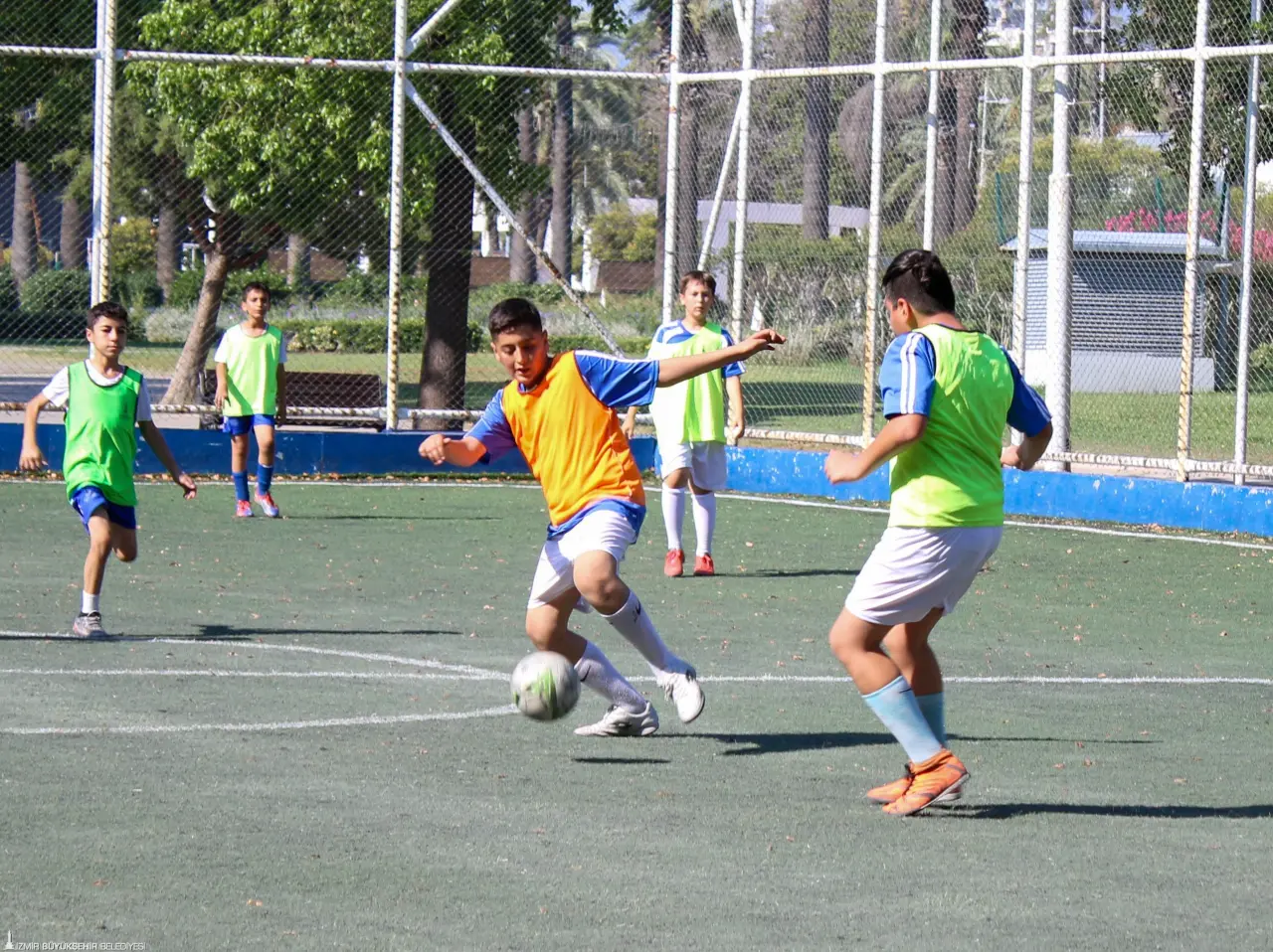İzmir Büyükşehir Belediyesi Kış Spor Okulları için kayıtlar devam ediyor. Mevcut kursiyerlerin kayıtları 6-14 Ekim, ilk kez katılacakların ise 15-19 Ekim tarihleri arasında yapılacak.