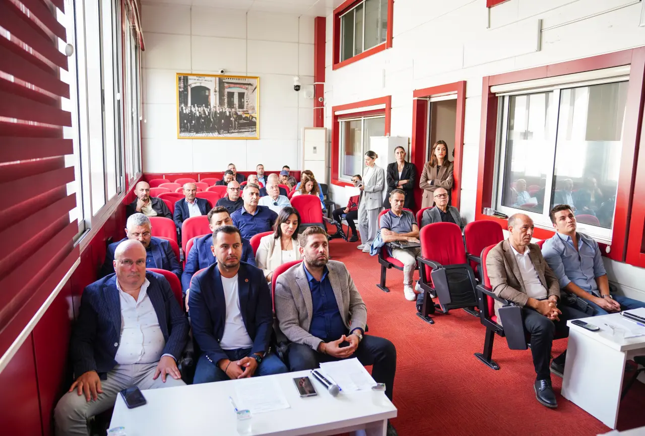 Karakayalar, yeni bir gelişmeyle "Mahalle" statüsü kazandı ve artık "Necat Hepkon" adıyla anılacak. Bu değişim, bölgedeki yaşamı ve sosyal yapıyı olumlu yönde etkilemesi bekleniyor.