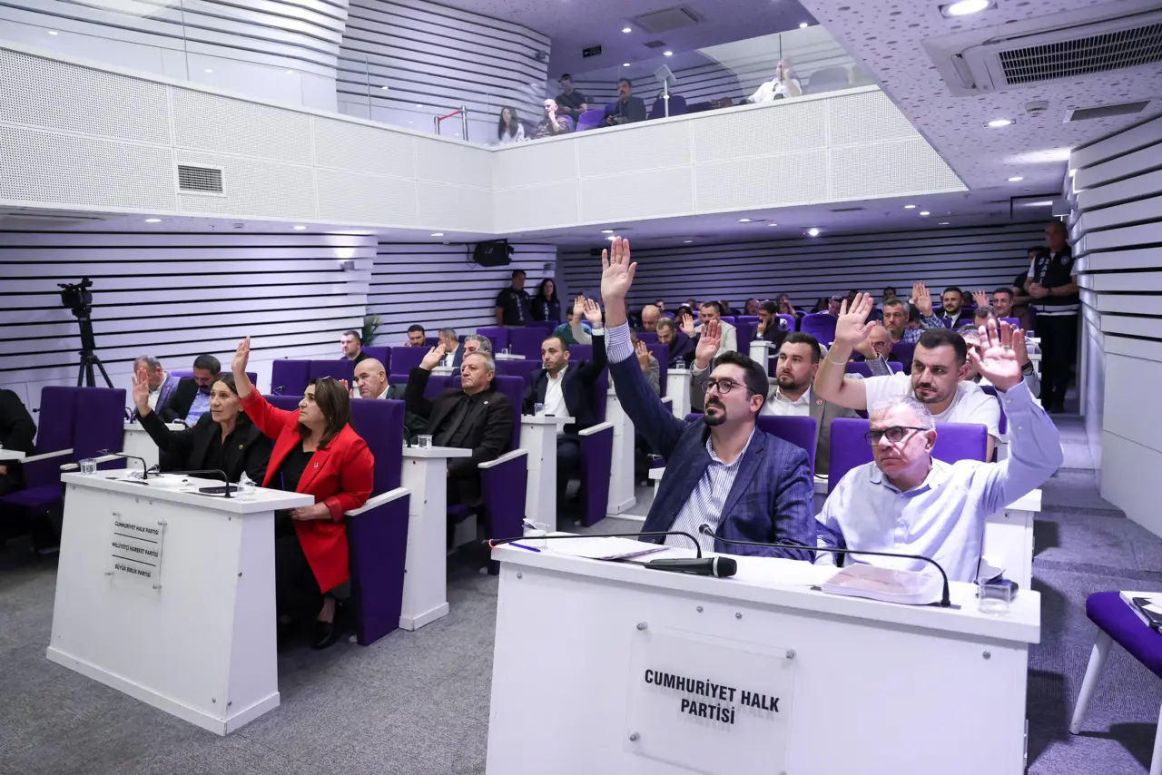 Buca Belediyesi 2026 Mali Yılı Bütçesi, 7 milyar 130 milyon lira olarak belirlendi. Buca Belediye Başkanı Mimar Görkem Duman, “Hazırlanan bütçenin Buca’nın geleceği için güzel işlerde kullanılacağına hiç kimsenin şüphesi olmamasını canı gönülden ifade etmek istiyorum” dedi.