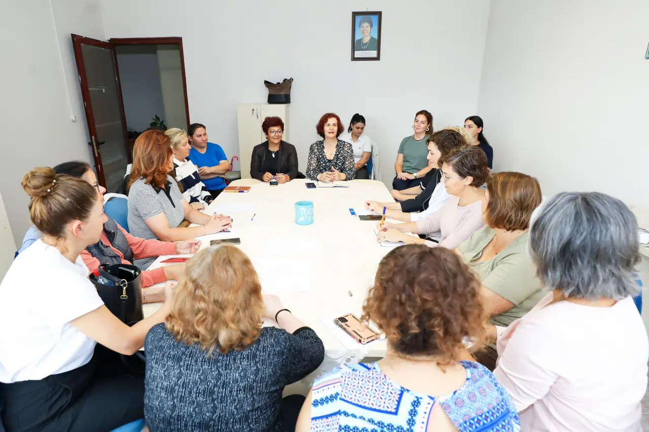 Narlıdere Belediyesi tarafından her yıl düzenlenen, kadınların insan hakları konusunda farkındalık kazanmaları, hak ihlallerine karşı mücadele etmeleri ve yerelde örgütlenme becerilerini geliştirmeleri hedeflenen Kadının İnsan Hakları Eğitim Programı (KİHEP) başladı