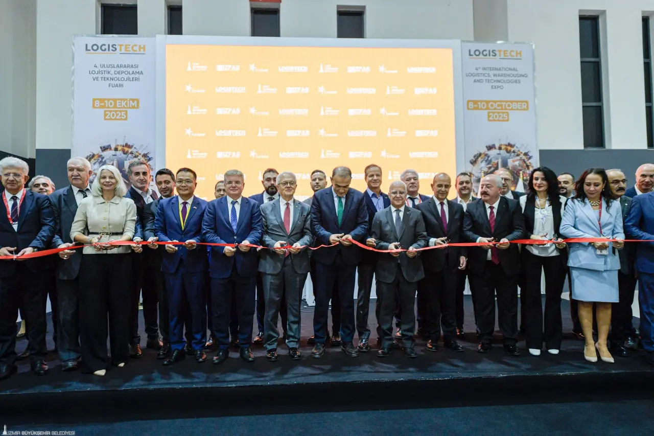 Lojistik sektörünün ülkemizdeki en büyük buluşmalarından LOGISTECH – Lojistik, Depolama ve Teknolojileri Fuarı, Fuar İzmir'de 4. kez kapılarını açtı. Kara, deniz, hava ve demiryolu taşımacılığı, depolama, soğuk zincir, otomasyon ve liman işletmeciliği gibi lojistiğin tüm halkalarını buluşturan LOGISTECH, 10 Ekim'e kadar devam edecek. İzmir'in konumu bakımından önemli bir lojistik bölge olduğunu belirten İzmir Büyükşehir Belediyesi Başkan Vekili Dr. Zafer Levent Yıldır, 8 bin 500 yıllık tarihiyle bir liman kenti olan İzmir’in kara deniz ve havayollarının kesişim noktasındaki konumuyla Türkiye'nin doğal lojistik üssü olduğunu söyledi.