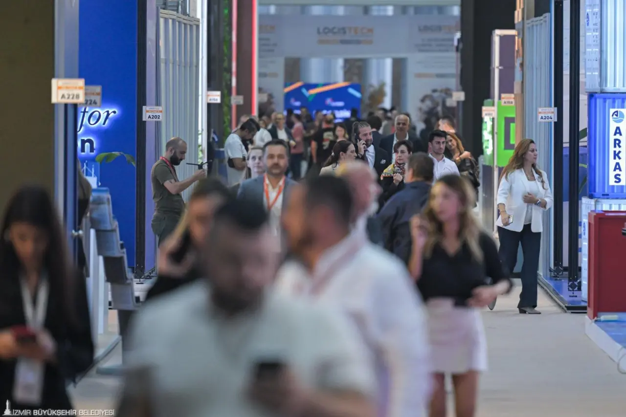 İzmir Büyükşehir Belediyesi ev sahipliğinde İZFAŞ tarafından düzenlenen LOGISTECH - 4. Lojistik, Depolama ve Teknolojileri Fuarı sektörün öncü firmaları ve karar vericilerini buluşturan panellerle Türkiye’nin lojistik vizyonuna ışık tutuyor. Fuar, 10 Ekim’e kadar ziyaretçilerini ağırlayacak.