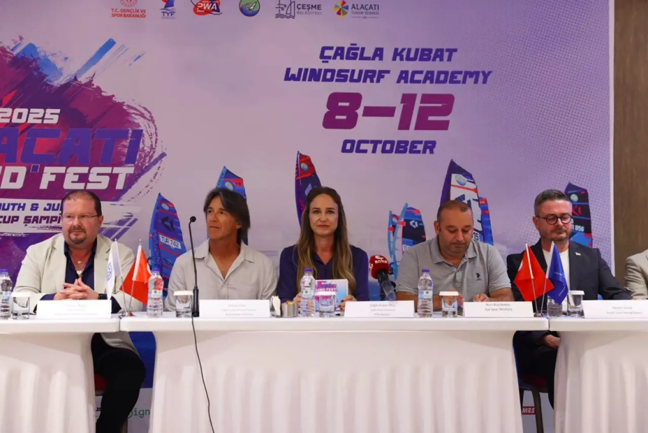 Çeşme Belediyesi, Türkiye Yelken Federasyonu ve Çağla Kubat Windsurf Yelken Kulübü işbirliğiyle düzenlenen Alaçatı Windfest 2025, çevre ve spor tutkusunu bir araya getiren temasıyla başladı. Bu yıl altıncısı gerçekleştirilen festivalde, 13 ülkeden 100’e yakın genç sporcu Alaçatı rüzgârında bir araya geliyor.