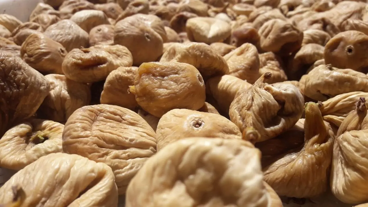 Cennet meyvesi kuru incirin en büyük ihraç pazarı Avrupa Birliği’ne yolculuğunun sağlıklı ve sürdürülebilir olması için Ege Kuru Meyve ve Mamulleri İhracatçıları Birliği Başkanı Mehmet Ali Işık ve Başkan Yardımcısı Şemsettin Özgür Brüksel’de Avrupa Komisyonu yetkilileri ile bir araya geldiler.