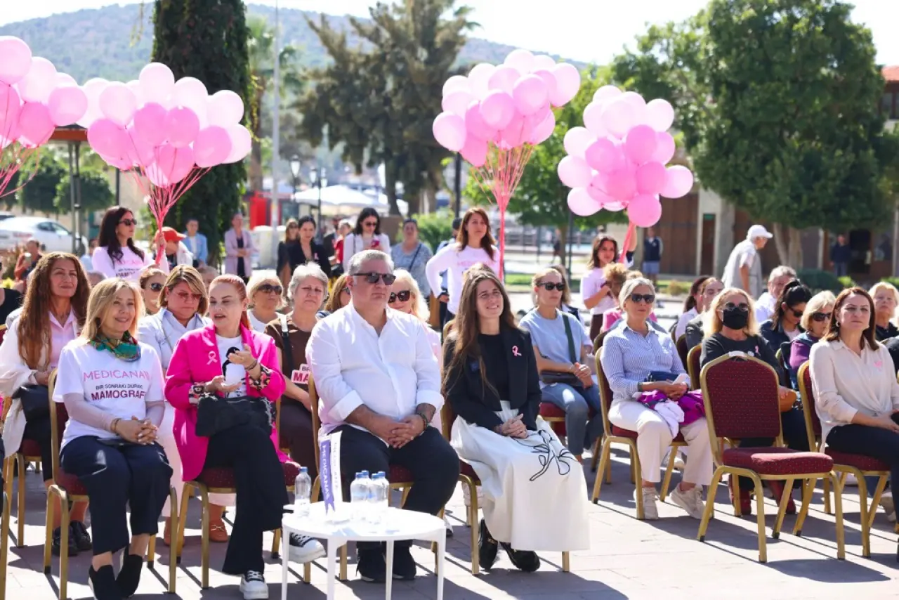 Çeşme Belediyesi, Medicana Çeşme Tıp Merkezi işbirliğiyle 1–31 Ekim Meme Kanseri Farkındalık Ayı kapsamında “Sağlığa Pembe Adımlar Atıyoruz” etkinliğini düzenledi.