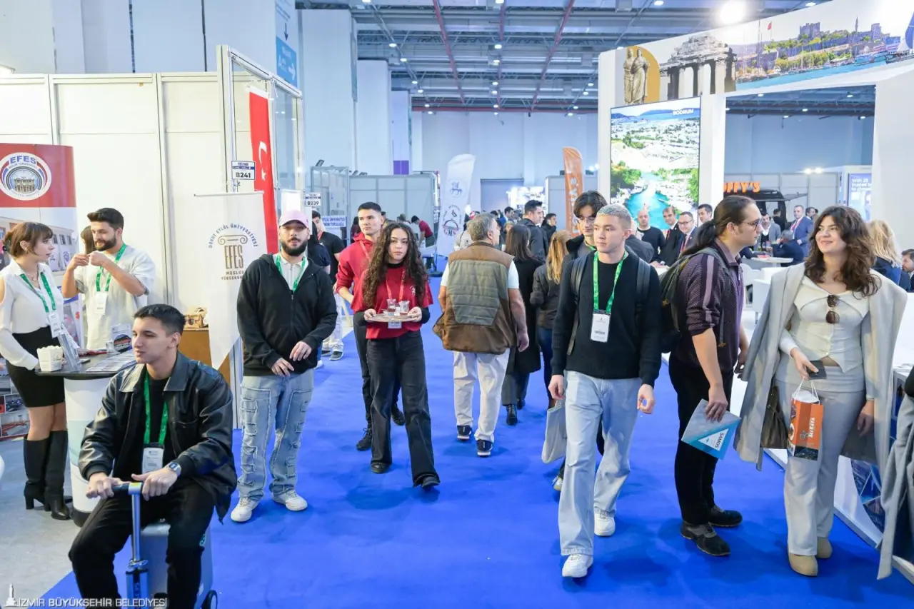 Türkiye’nin turizm sektöründeki en önemli buluşma noktalarından biri olan TTI İzmir-Uluslararası Turizm Ticaret Fuar ve Kongresi, 3-5 Aralık 2025 tarihleri arasında Fuar İzmir’de 19. kez düzenleniyor. Fuar, yerli ve yabancı turizm profesyonellerini bir araya getirerek iş geliştirme, networking ve bilgi paylaşımı fırsatları sunacak.