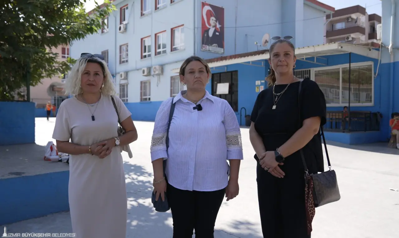 İzmir Büyükşehir Belediyesi’nin sürdürdüğü Okul Aile Birliklerine Destek Projesi kente yayılırken, okulların ihtiyaçlarının giderilmesine yönelik çalışmalar velilerde memnuniyet yarattı. İzmir Büyükşehir Belediye Başkanı Dr. Cemil Tugay’ın yakından takip ettiği projede önemli adımlar atıldı.