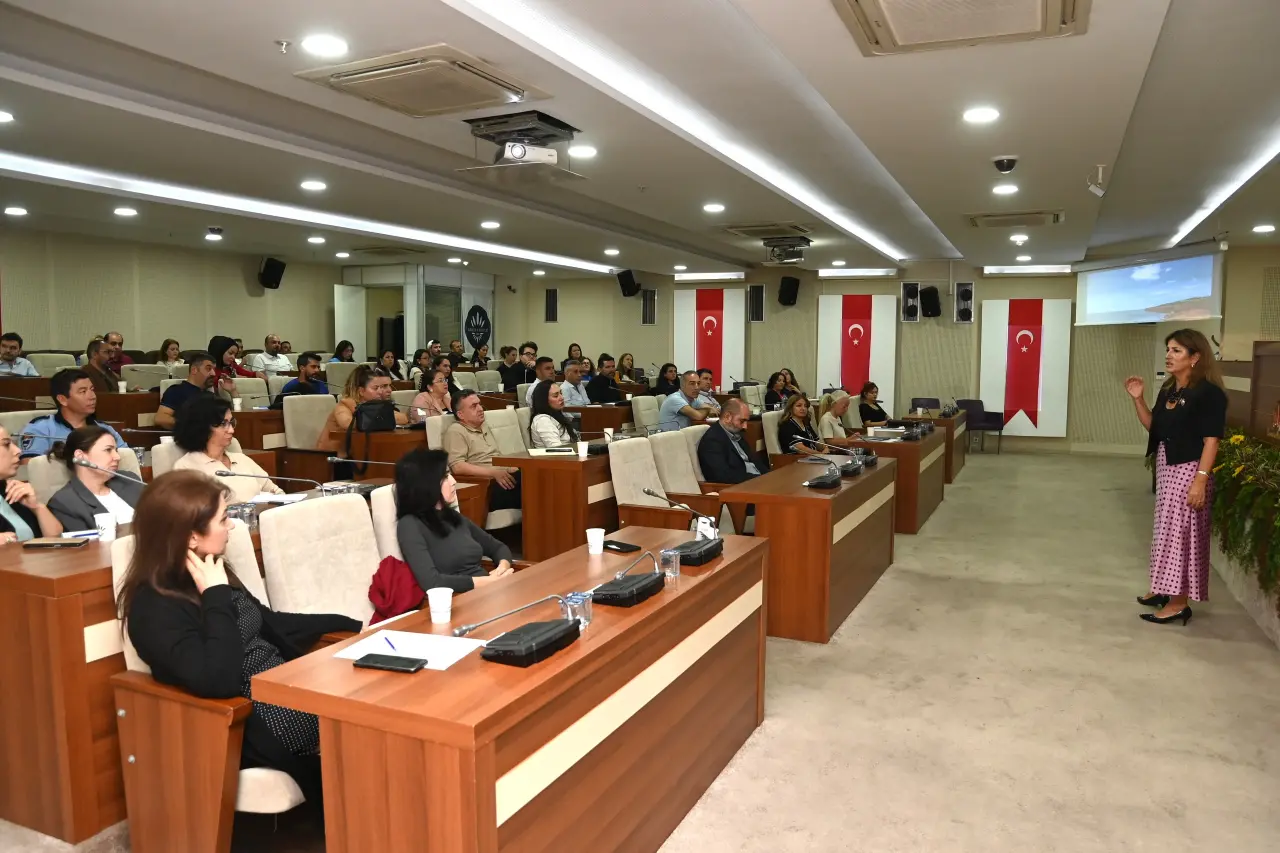 Hizmet kalitesini artırmak ve enerji verimliliğini sağlamak amacıyla çalışmalarını sürdüren Karabağlar Belediyesi, Entegre Yönetim Sistemi kapsamındaki uygulamalarına hız kesmeden devam ediyor.