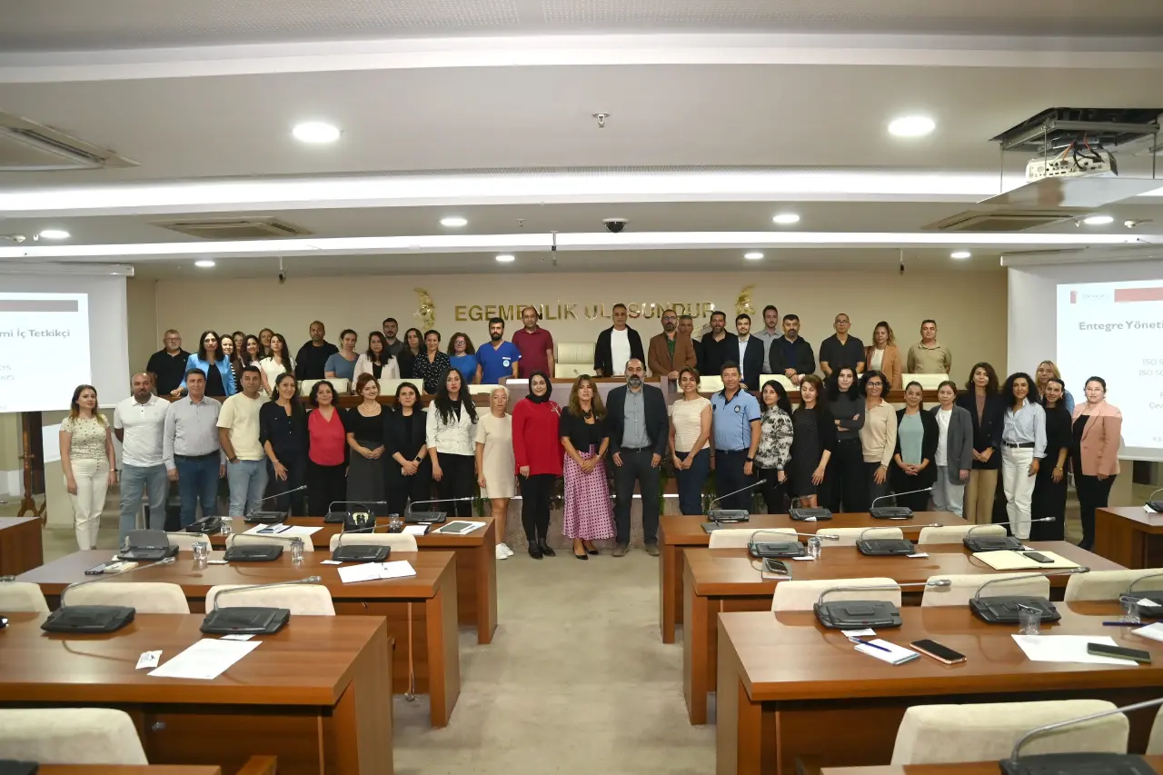 Hizmet kalitesini artırmak ve enerji verimliliğini sağlamak amacıyla çalışmalarını sürdüren Karabağlar Belediyesi, Entegre Yönetim Sistemi kapsamındaki uygulamalarına hız kesmeden devam ediyor.