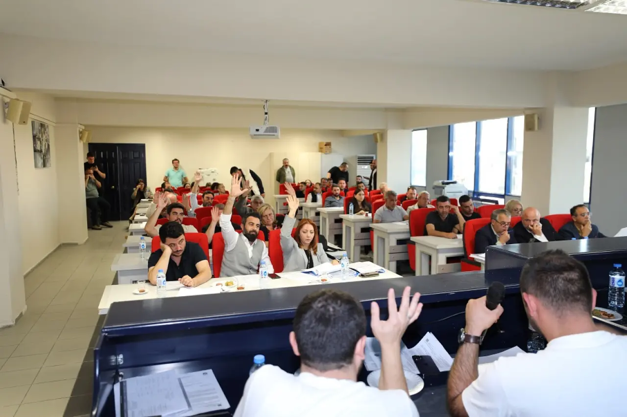 Menderes Belediyesi Ekim Ayı 3. Meclisi’nde 2026 mali yılı bütçesi meclisten geçti.