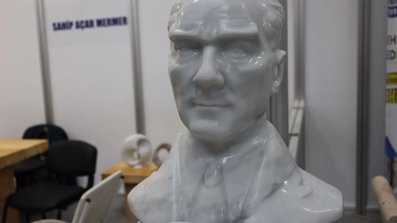 Ege Maden İhracatçıları Birliği, eylül ayında ihracatını yüzde 30’luk artışla 110 milyon dolardan 142 milyon dolara taşırken, 9 aylık dönemdeki ihracatı yüzde 7’lik artışla 974 milyon dolardan 1 milyar 42 milyon dolara çıktı ve 1 milyar doları aşmanın gururunu yaşadı.