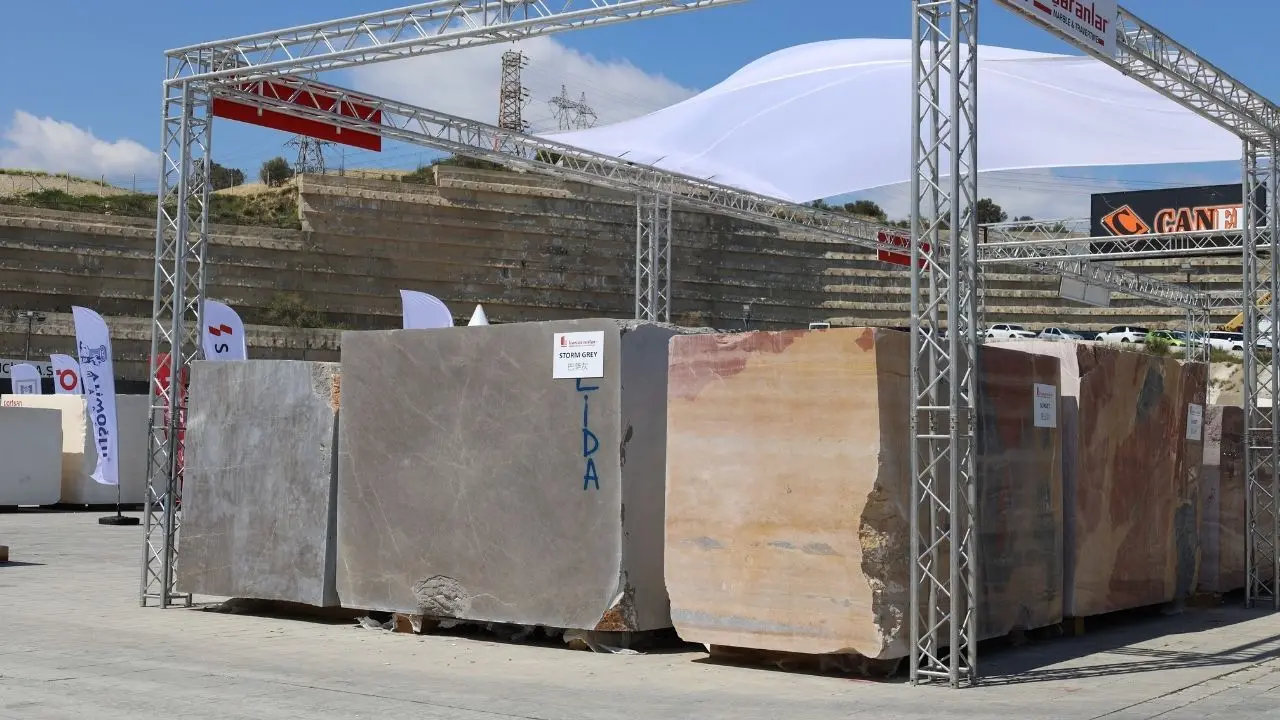 Ege Maden İhracatçıları Birliği, eylül ayında ihracatını yüzde 30’luk artışla 110 milyon dolardan 142 milyon dolara taşırken, 9 aylık dönemdeki ihracatı yüzde 7’lik artışla 974 milyon dolardan 1 milyar 42 milyon dolara çıktı ve 1 milyar doları aşmanın gururunu yaşadı.