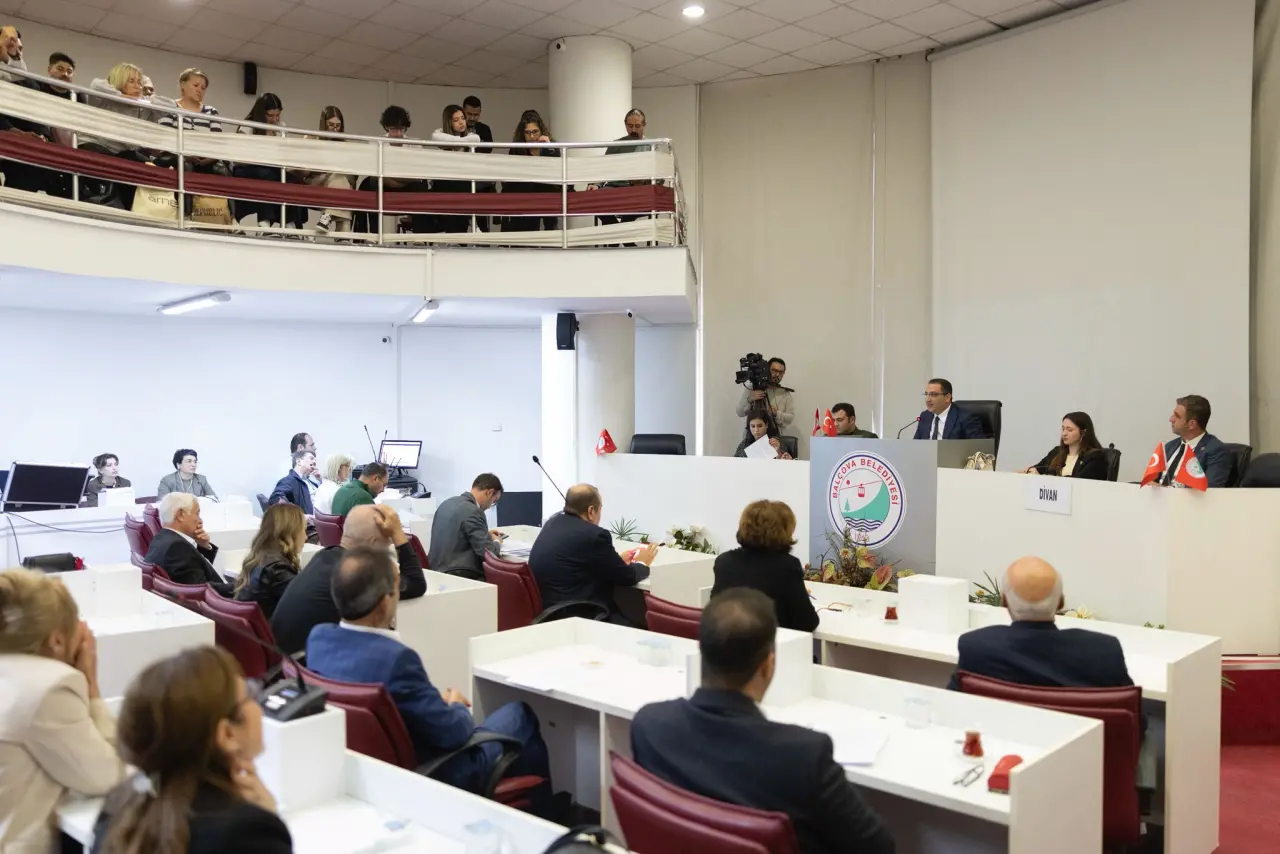 Balçova Belediyesi’nin Ekim ayı ikinci meclis birleşimi 14 Ekim 2025 Salı günü gerçekleştirildi. Gündemin en önemli maddesi olan 2026 mali yılı bütçesi, meclis üyelerinin oy birliğiyle kabul edildi.