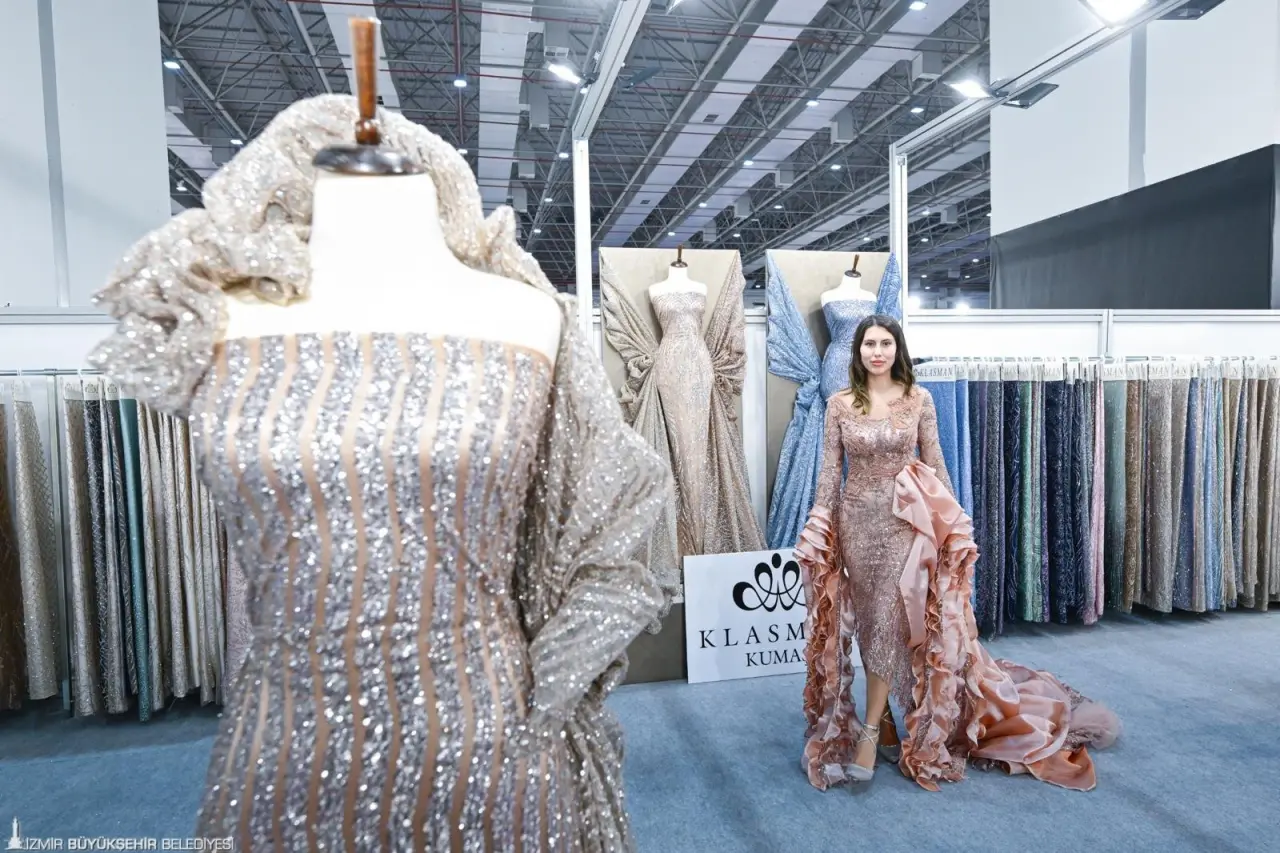 Hazır giyim sektörünün buluşma noktası ve profesyonellerin merakla takip ettiği Fashion Prime-8. Tekstil, Hazır Giyim Tedarikçileri ve Teknolojileri Fuarı, 22-24 Ekim 2025 tarihleri arasında kapılarını açacak. Türkiye hazır giyim ve konfeksiyon sektörünün ihracatını destekleyen fuara 2026 yılı kumaş koleksiyonlarının ilk kez sergileneceği defileler renk katacak.